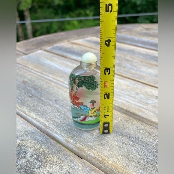 Chinese Reverse Glass Painting of a Maiden Snuff Bottle - Picture 6 of 7